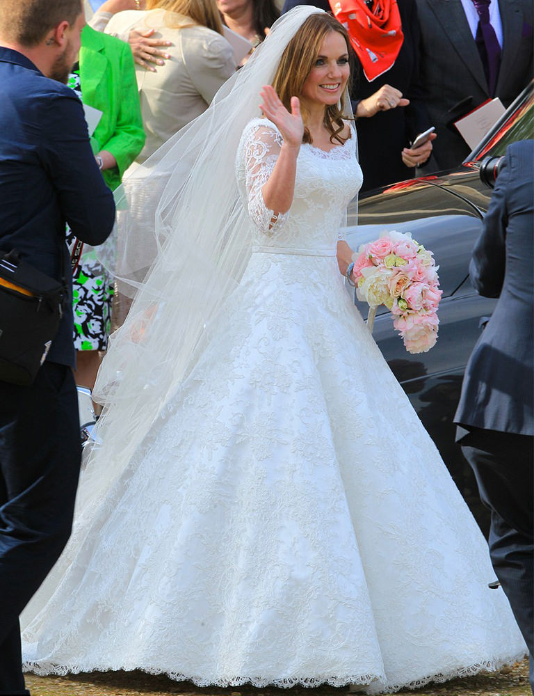 Wedding dress that outlet made guests uncomfortable