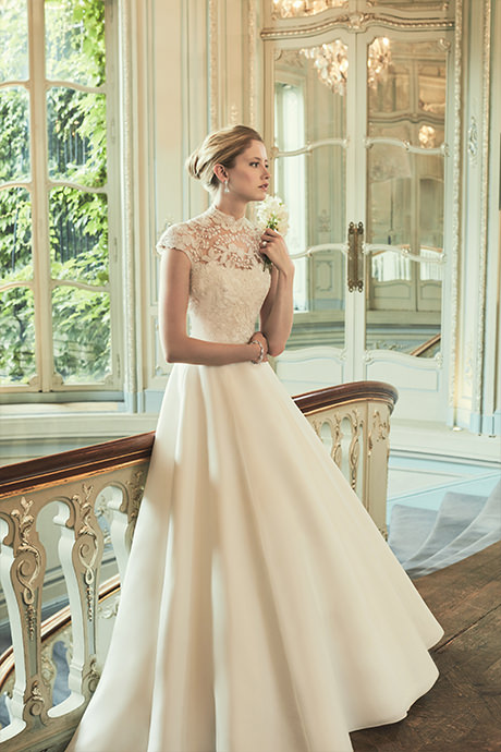 Phillipa-Lepley-Bespoke-Lace-Designer-Wedding-Dress-With-High-Neck