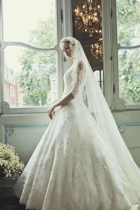 Phillipa-Lepley-Bespoke-Lace-Wedding-Dress-London